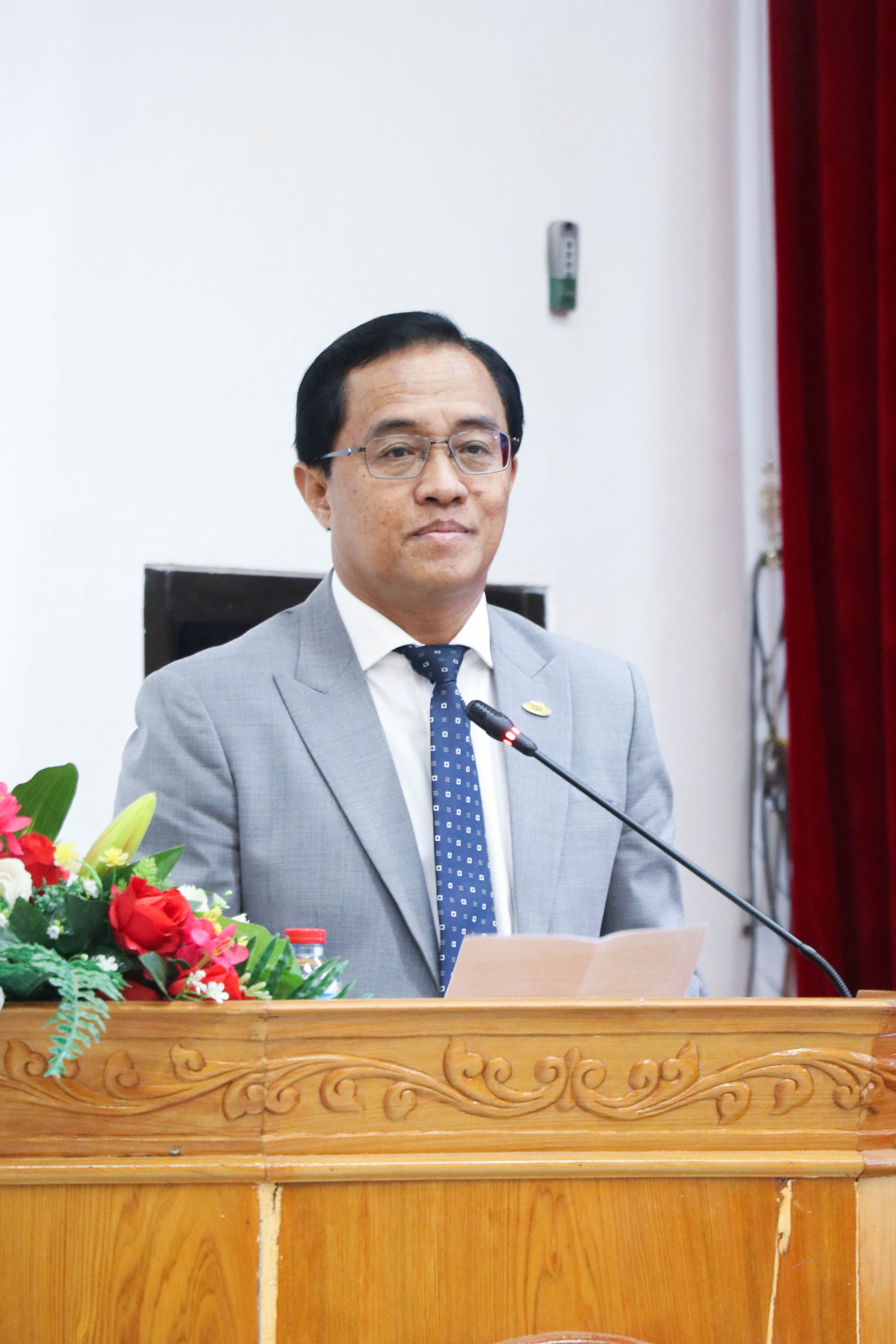 ພິທີມອບ-ຮັບ ປື້ມຄູ່ມືການອອກແບບຂົວທາງ ແລະ ປື້ມກຳນົດໝາຍເຕັກນິກ ສະບັບປັບປຸງ 2025